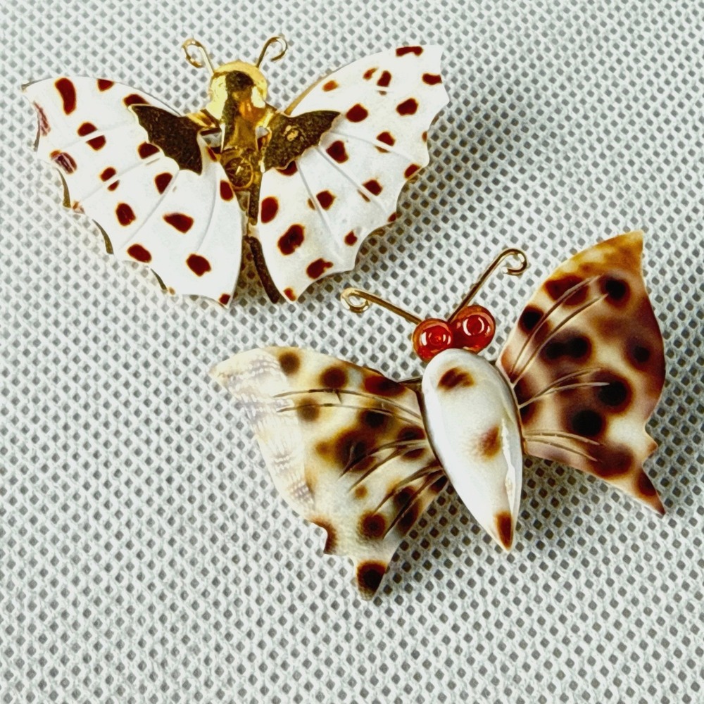 Vtg Butterfly Brooch Set of 2 Hand Carved Brown White Cowrie Shell Gold Tone Pin